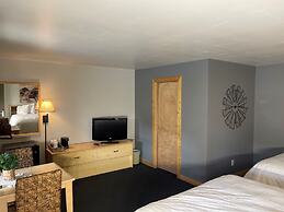 Moose Creek Lodge & Suites