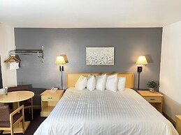 Moose Creek Lodge & Suites