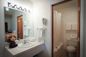 Moose Creek Lodge & Suites