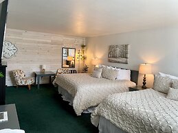 Moose Creek Lodge & Suites