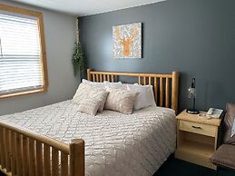Moose Creek Lodge & Suites