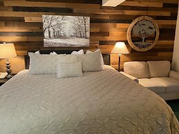 Moose Creek Lodge & Suites