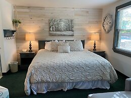 Moose Creek Lodge & Suites