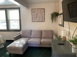 Moose Creek Lodge & Suites