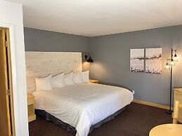 Moose Creek Lodge & Suites