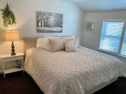 Moose Creek Lodge & Suites