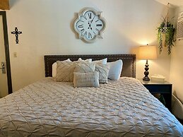 Moose Creek Lodge & Suites