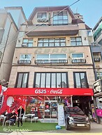 Mamas and Papas Guesthouse and Apartments in Seoul