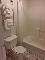 Country Regency Inn & Suites