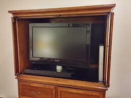 Country Regency Inn & Suites