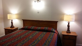 Country Regency Inn & Suites
