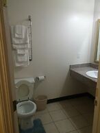 Country Regency Inn & Suites