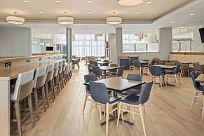 Homewood Suites by Hilton Anaheim Resort – Convention Center