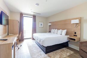 Bask Hotel at Big Rock Landing