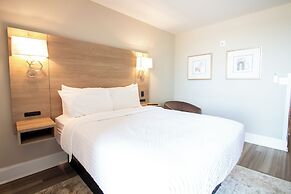 Bask Hotel at Big Rock Landing