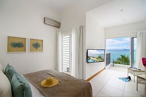 Myra Seafront Suites with Lov