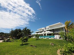 Myra Seafront Suites with Lov
