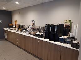 Microtel by Wyndham Casselman