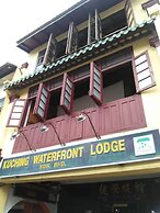 Kuching Waterfront  Lodge