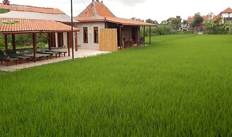 Alamanda Family Villas & Pool