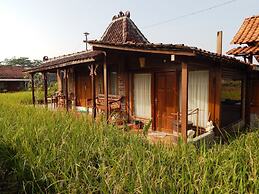 Alamanda Family Villas & Pool