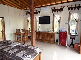 Alamanda Family Villas & Pool