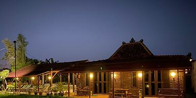 Alamanda Family Villas & Pool