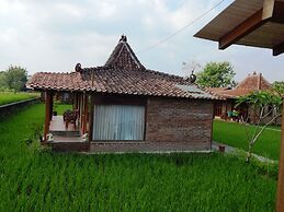 Alamanda Family Villas & Pool