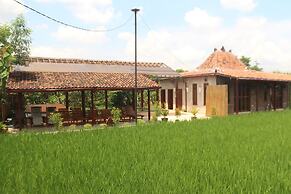 Alamanda Family Villas & Pool