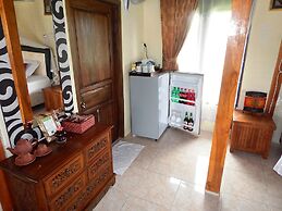 Alamanda Family Villas & Pool