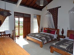 Alamanda Family Villas & Pool