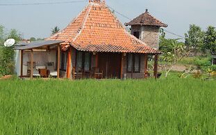 Alamanda Family Villas & Pool