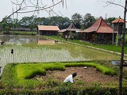 Alamanda Family Villas & Pool