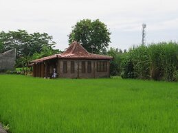 Alamanda Family Villas & Pool