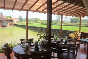 Alamanda Family Villas & Pool