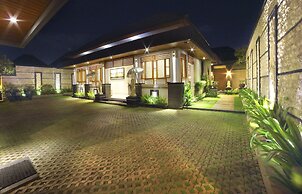 The Banyumas Suite Villa Legian