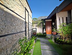 The Banyumas Suite Villa Legian