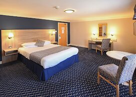 The Queens Hotel & Victoria Cloisters