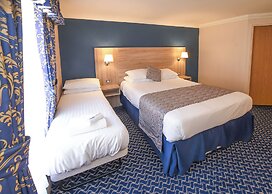 The Queens Hotel & Victoria Cloisters
