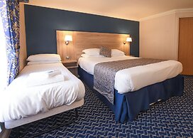The Queens Hotel & Victoria Cloisters