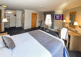 The Queens Hotel & Victoria Cloisters