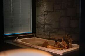 Manaspark Deluxe Hotel