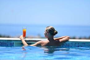 Manaspark Deluxe Hotel