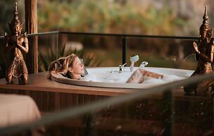 Manaspark Deluxe Hotel