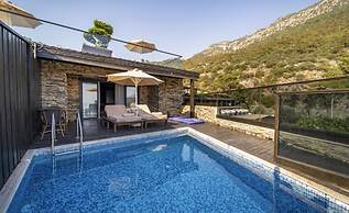 Manaspark Deluxe Hotel