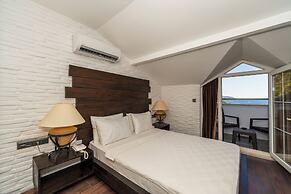 Manaspark Deluxe Hotel