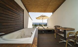 Manaspark Deluxe Hotel