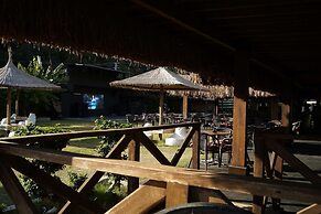 Manaspark Deluxe Hotel