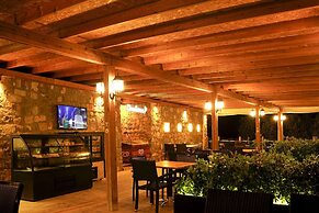 Manaspark Deluxe Hotel