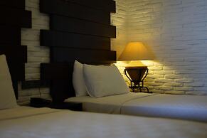 Manaspark Deluxe Hotel